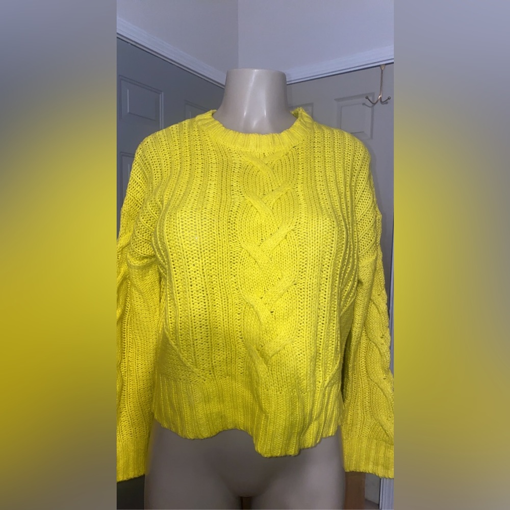 Yellow cropped sweater!!